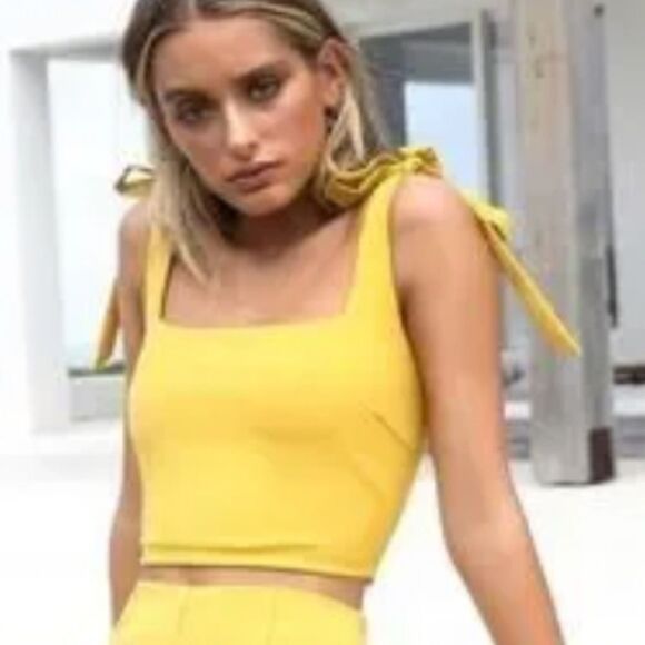 Tiger Mist Mustard Yellow Tie Shoulder Kinsley Crop Tank Small - Picture 1 of 5